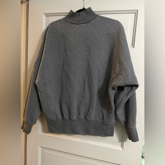 Adidas women’s Dark Gray Turtleneck Sweater size small - Picture 2 of 4